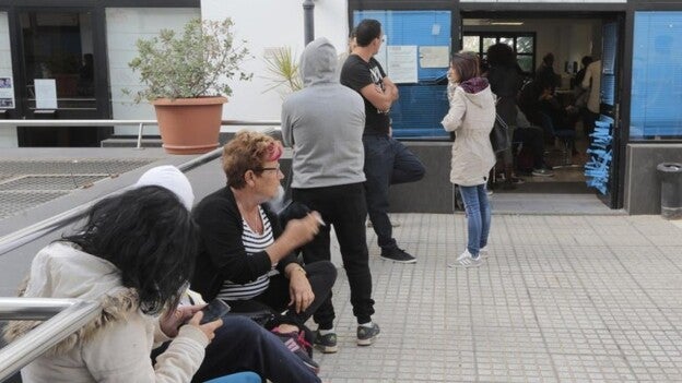 500.000 canarios no aguantarían más de un mes sin ingresos