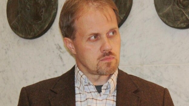 El finlandés Petri Tamminen caricaturiza el género negro