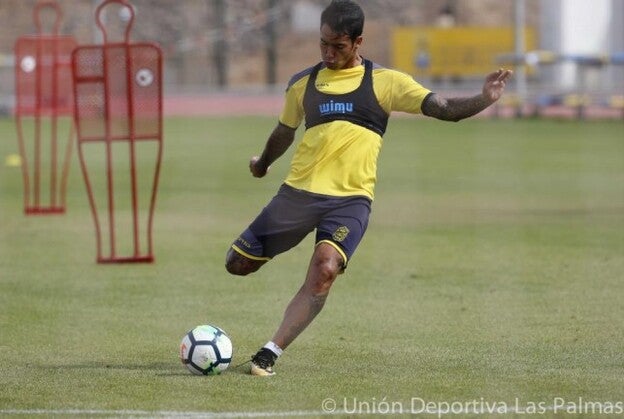 El Beijing quiere a Araujo