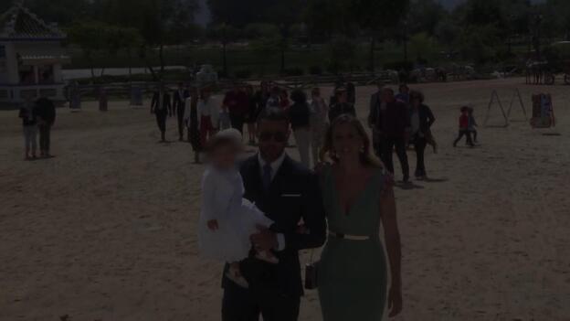 Elisabeth Reyes y Sergio Sánchez bautizan a Adriana