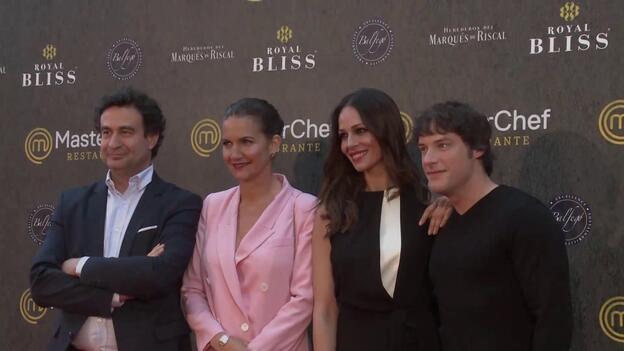 Famosos y concursantes inauguran el restaurante MasterChef