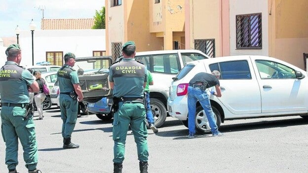 La Guardia Civil estrecha el cerco en torno al asesino de Vanesa