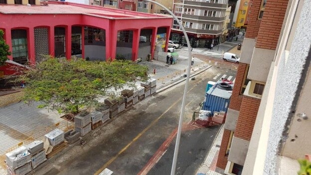 MetroGuagua al ralentí a las puertas del Mercado Central
