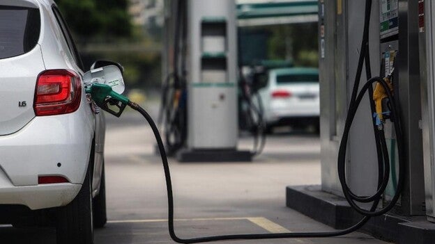 La gasolina bajará en La Gomera y El Hierro