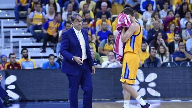 Luis Casimiro no continuará dirigiendo al Granca