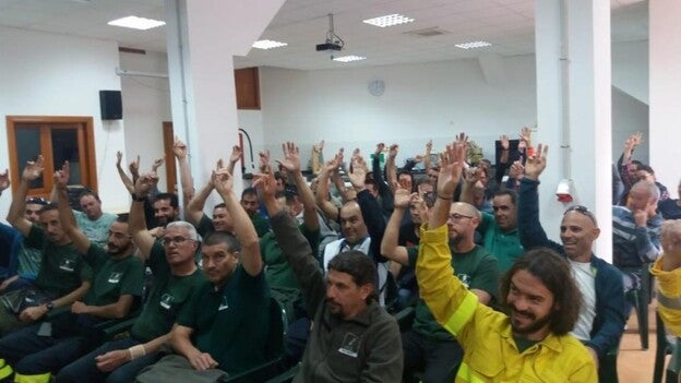 Preaviso de huelga antes de la campaña de incendios