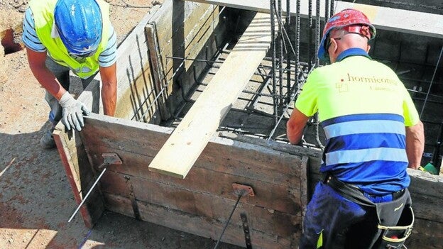 La construcción tira de los sueldos en Canarias en 2018
