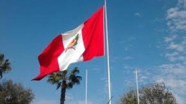 Perú despide 630 profesores sentenciados por violación, drogas y terrorismo