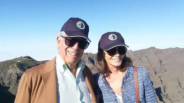 Vargas Llosa e Isabel Preysler visitan La Palma