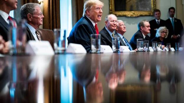 Trump firma una orden para dejar de separar a niños inmigrantes de sus padres