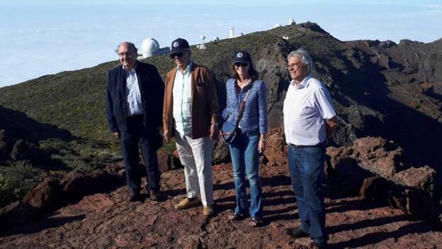 Vargas Llosa, ingresado en un hospital de Madrid tras una caída