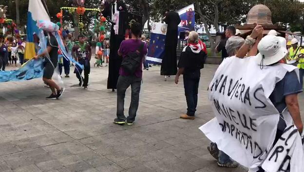 Miles de personas en contra del ‘macromuelle’ en el Puerto de Agaete