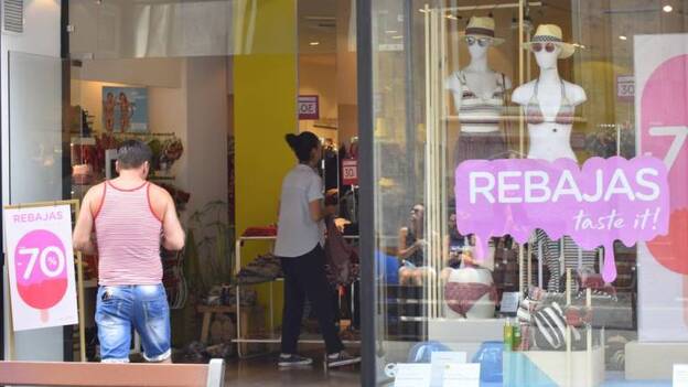 La contratación sube un 4% en las rebajas de verano en Canarias