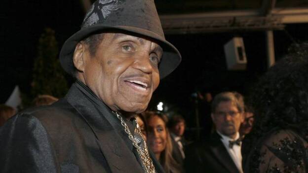 El padre de Michael Jackson, fallece a los 89 años