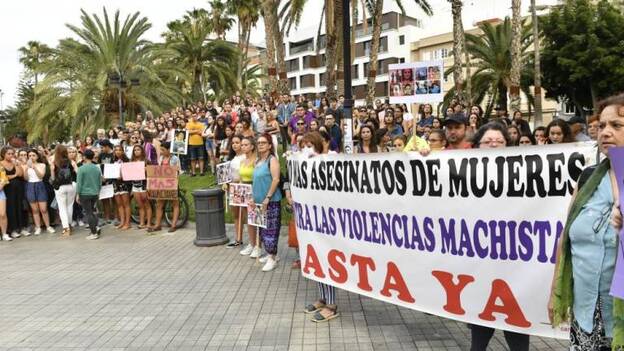 Protesta canaria contra la impunidad de los agresores de mujeres
