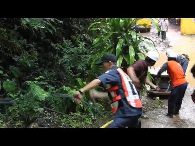 Hallan vivos a 12 escolares y su monitor perdidos en una cueva tailandesa