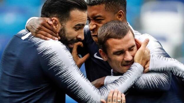 Mbappé amenaza la firmeza de Uruguay