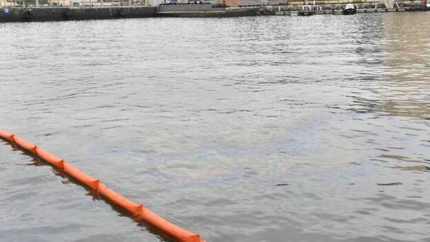 Vertido de combustible en el Puerto de La Luz por la rotura de una tubería