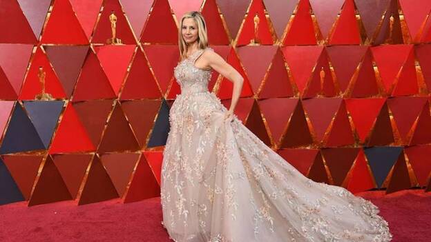 Mira Sorvino. Un director la amordazó con un condón