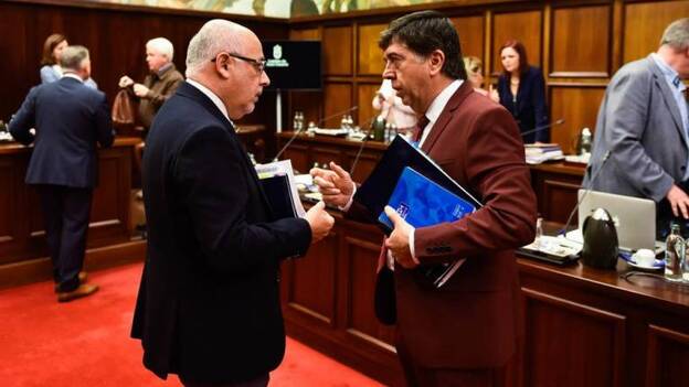 El voto de un consejero del PSOE lía el reglamento de Participación Ciudadana