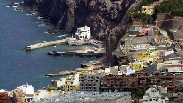 El puerto de Sardina mira su historia