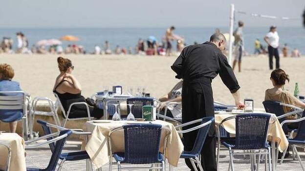 La facturación del sector servicios aumenta en Canarias