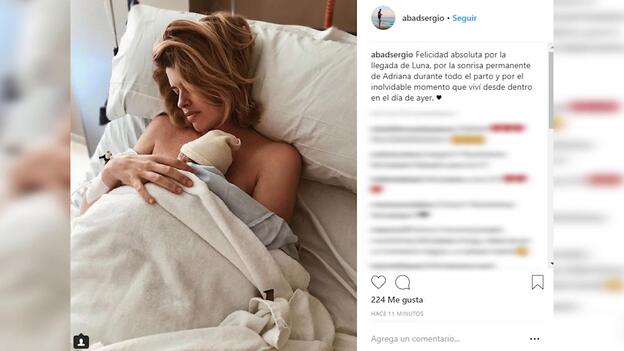 Adriana Abenia da a luz a su hija