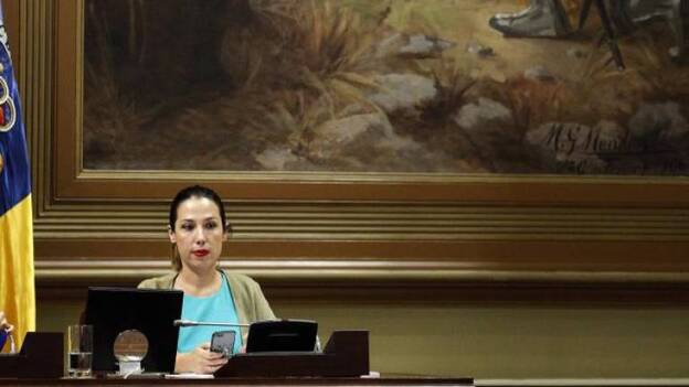 Patricia Hernández entra en la Mesa a pesar de CC y PP