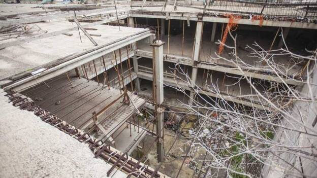 El tiempo, los vándalos y la normativa encarecen un 35% el parquin de Arnao