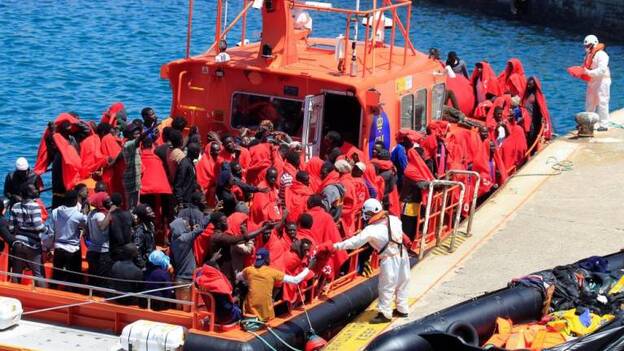 Bruselas ofrece dinero a los países que acojan refugiados