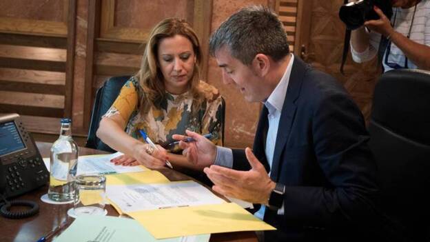 Canarias, entre el pulso del PSOE y el PP