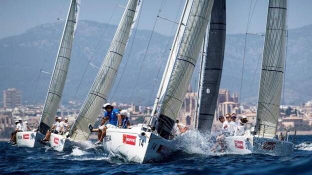 Los primeros líderes de la Copa del Rey de vela
