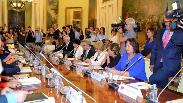 Los 282 opositores aprobados sin plaza piden entrar en las listas en septiembre