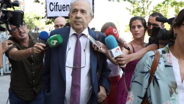 Álvarez Conde se niega a declarar ante la juez sobre el máster de Casado