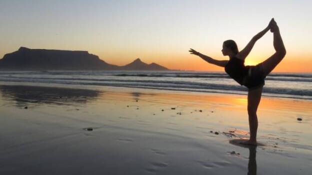 Yoga y playa, una combinación muy relajante