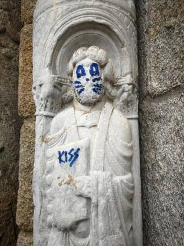 Autor de grafiti de Catedral Santiago será multado con entre 6000 y 150.000 €