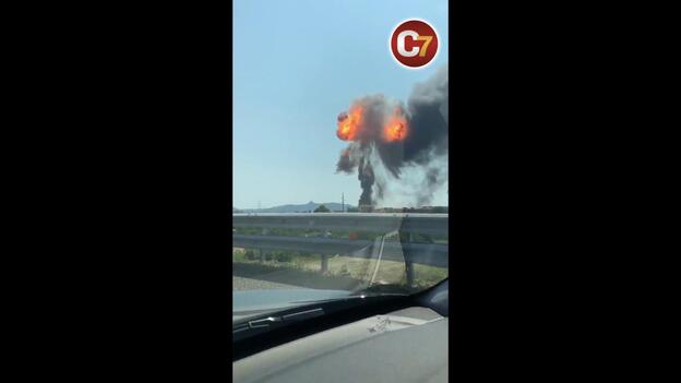 Explota un camión cisterna en Bolonia, Italia