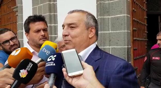 Ramírez confirma el fichaje de Maikel Mesa y la salida de Vicente