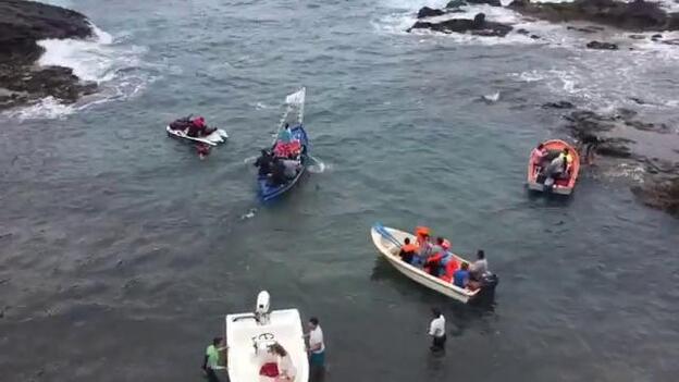 Cae al mar la imagen de la patrona de Caleta de Arriba
