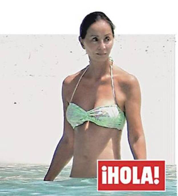 Isabel Preysler. Fotografiada en bikini 23 años después
