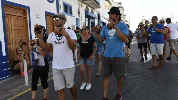 Agaete disfruta de su festival más alternativo bajo un intenso calor