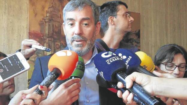 Clavijo se adelanta y pide comparecer el 11