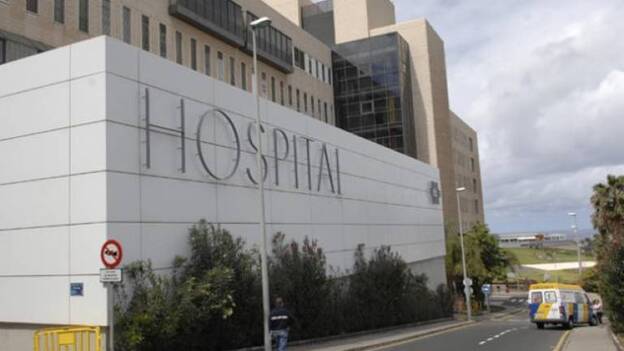 Oncólogos del Negrín rechazan dejar de llamar cáncer a algunos tumores