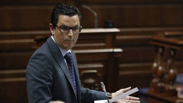 Rodríguez (CC): "El muelle de Agaete no es competencia municipal"