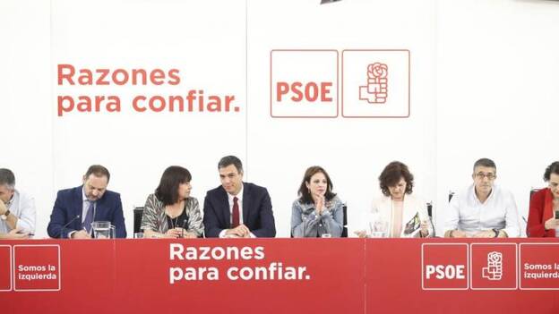 Sánchez defiende un «referéndum» por el autogobierno para Cataluña