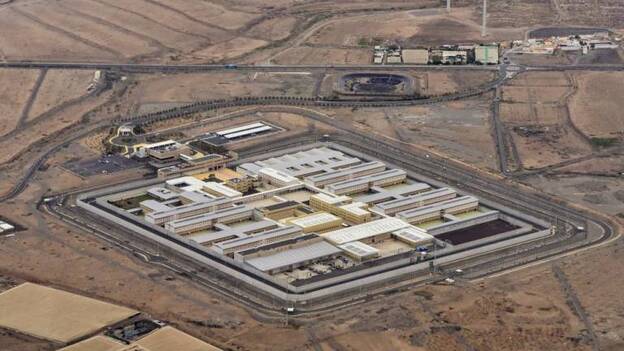 Incendia el colchón de la celda para intentar matar a un preso