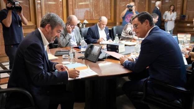 El Gobierno defiende como factor identitario el horario diferenciado