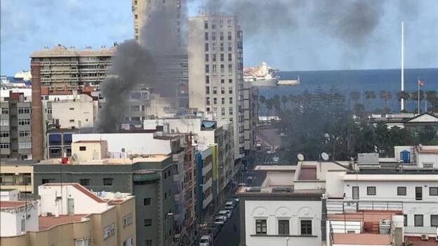 Incendio en una vivienda de un bloque de cinco plantas