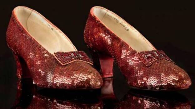El FBI recupera los zapatos rojos de 'El mago de Oz'