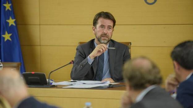 Alonso anuncia rebajas en las guaguas de Tenerife